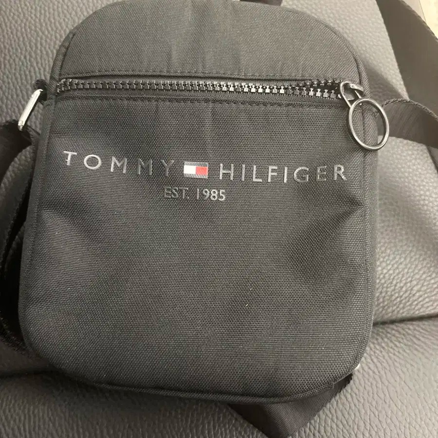 TOMMY HILFIGER CROSSBODY BAG